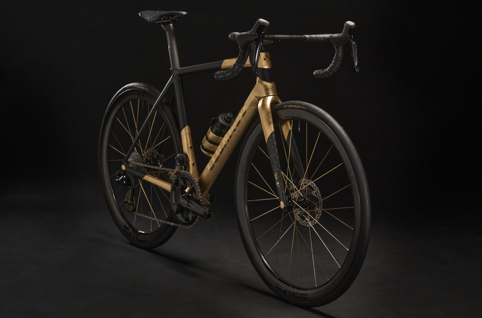 imagen 1 de Colnago Gioiello Numero 1, la espectacular bicicleta homenaje al 106 aniversario del Giro de Italia.