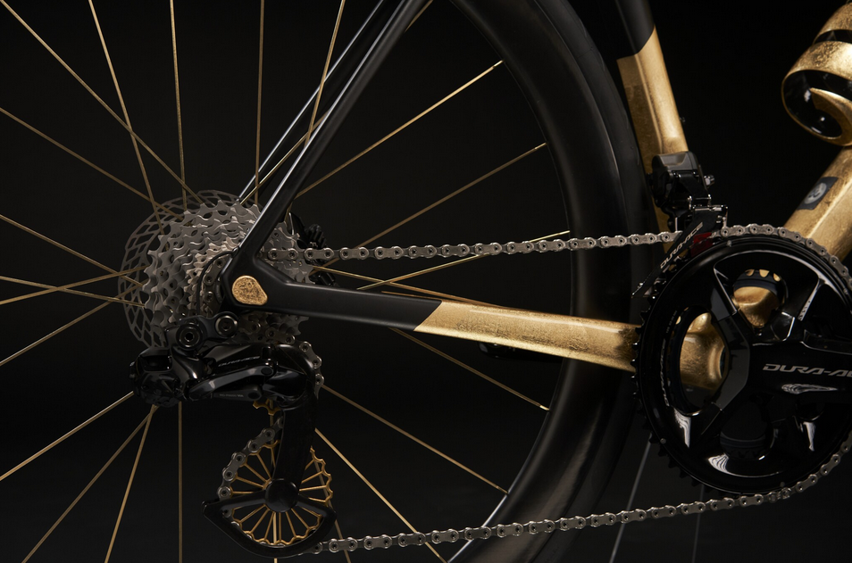 imagen 4 de Colnago Gioiello Numero 1, la espectacular bicicleta homenaje al 106 aniversario del Giro de Italia.