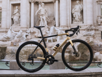 Colnago Gioiello Numero 1, la espectacular bicicleta homenaje al 106 aniversario del Giro de Italia.
