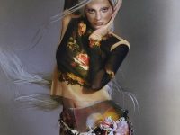 Flores 2023: Kylie Jenner pone cuerpo y rostro a la lo nuevo de Jean Paul Gaultier.