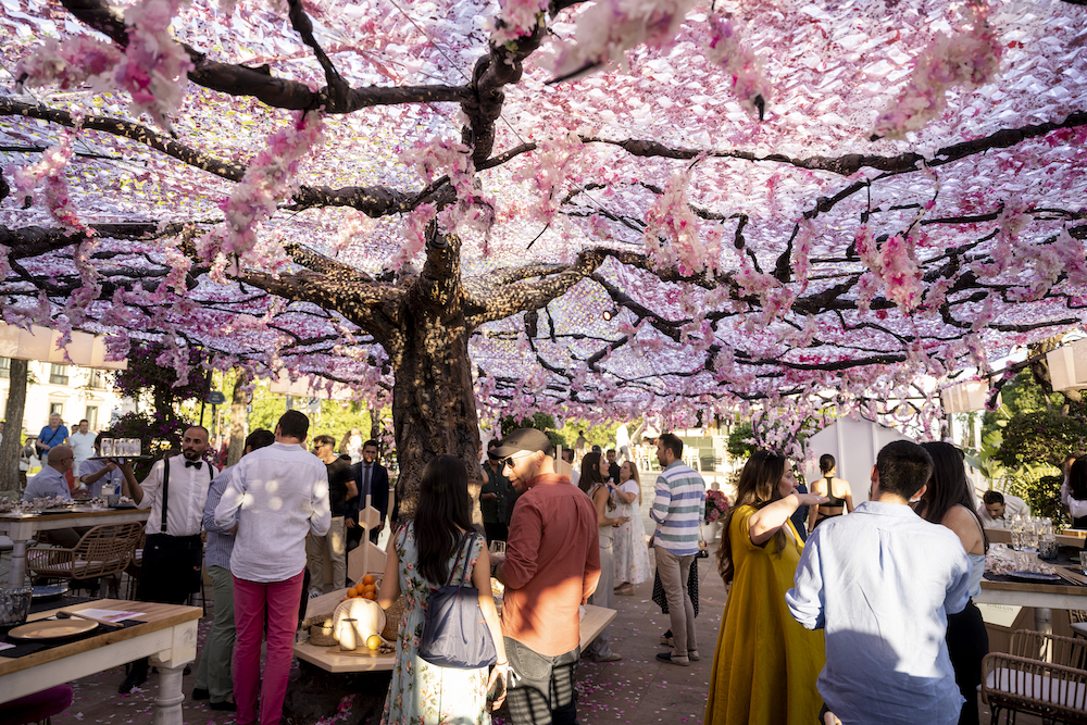 imagen 13 de Urban Hanami: Roku Gin lleva la sakura japonesa a Sevilla hasta el 21 de junio.