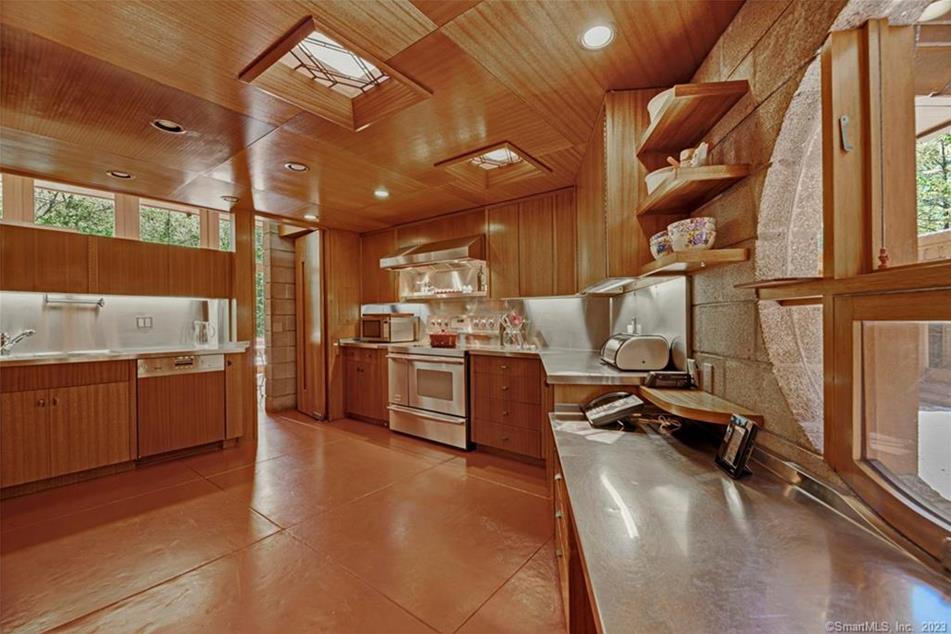 imagen 15 de Se vende Casa Tirranna, diseñada por Frank Lloyd Wright.