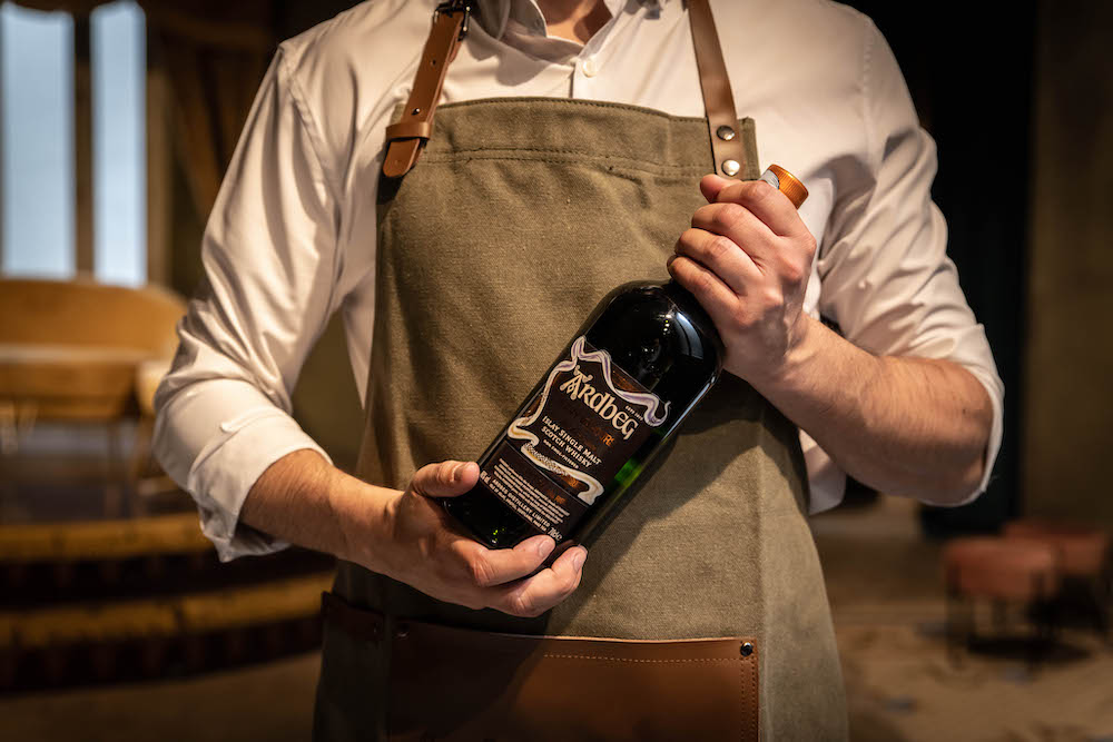 imagen 4 de Ardbeg Heavy Vapours, un whisky en edición limitada para celebrar el Ardbeg Day.