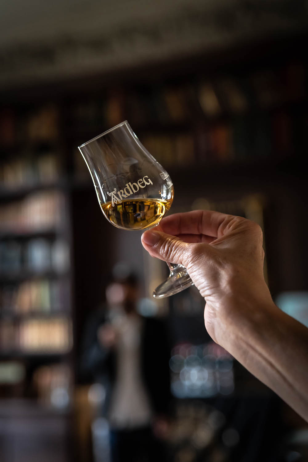 imagen 6 de Ardbeg Heavy Vapours, un whisky en edición limitada para celebrar el Ardbeg Day.