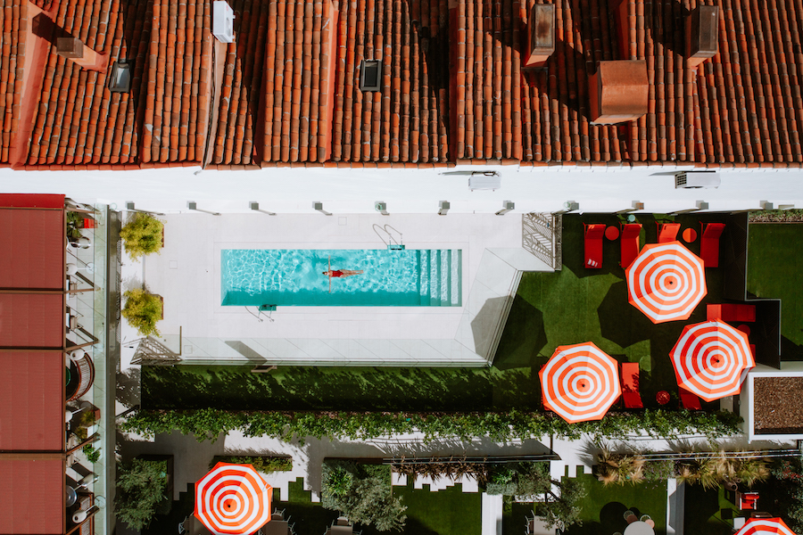 imagen 3 de El Hard Rock Hotel Madrid abre su piscina al público en general.