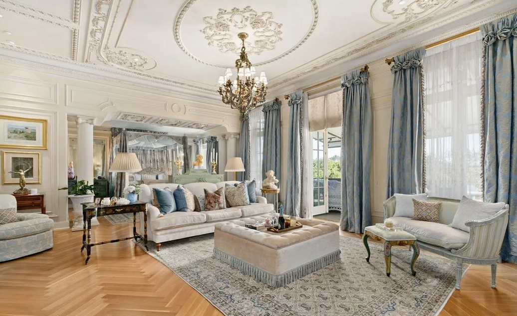imagen 15 de Rod Stewart vende su espectacular mansión en Beverly Hills.