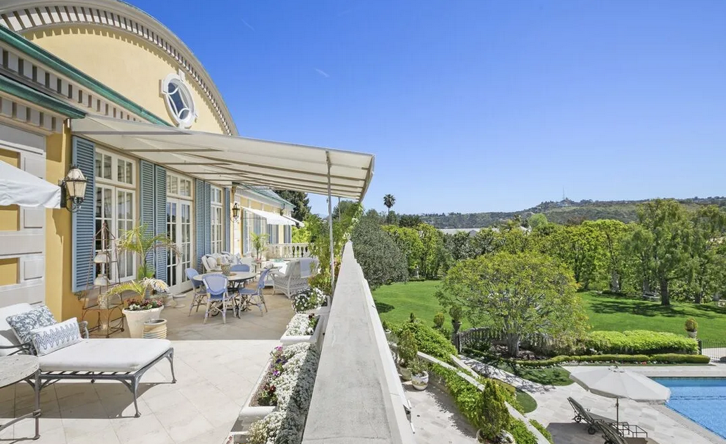 imagen 16 de Rod Stewart vende su espectacular mansión en Beverly Hills.