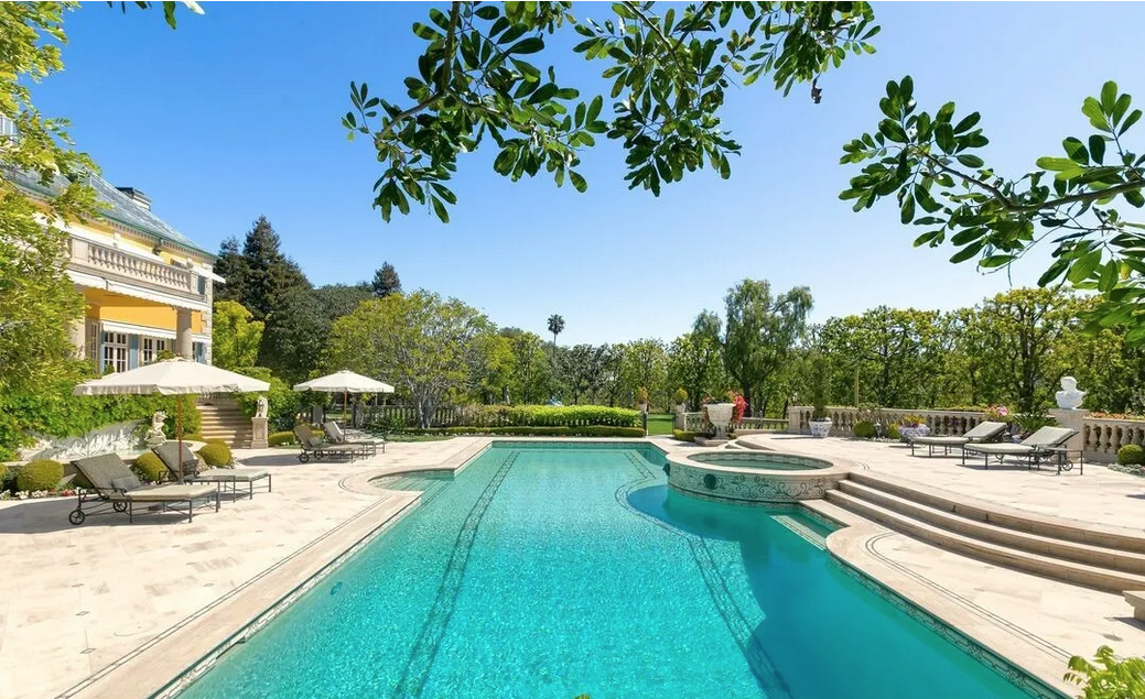 imagen 7 de Rod Stewart vende su espectacular mansión en Beverly Hills.