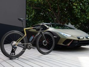 Racemax y Strada x Automobili Lamoborghini: dos bicicletas como un par de lambos.