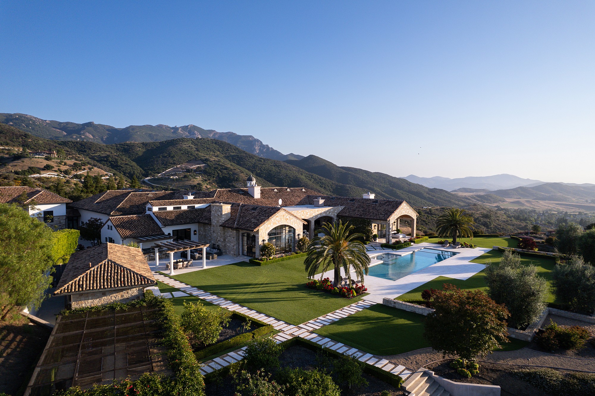 imagen 4 de John Fogerty vende su casa en Hidden Valley por 20 millones de dólares.