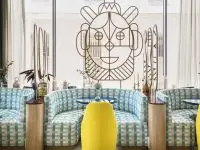 La Santa María Gastrobar, un restaurante diseñado por Jaime Hayon.