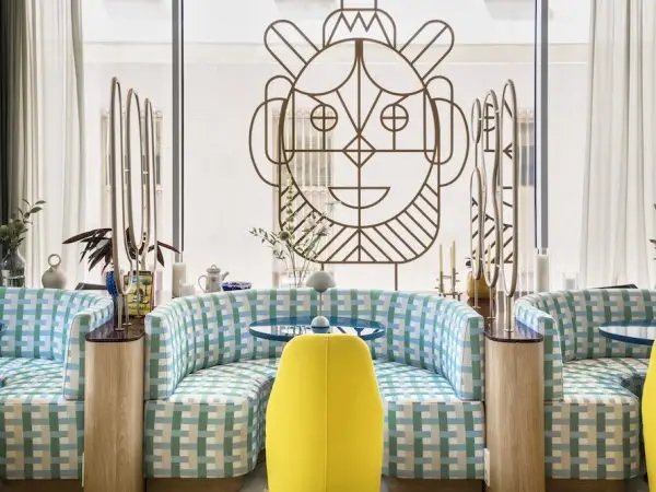 La Santa María Gastrobar, un restaurante diseñado por Jaime Hayon.