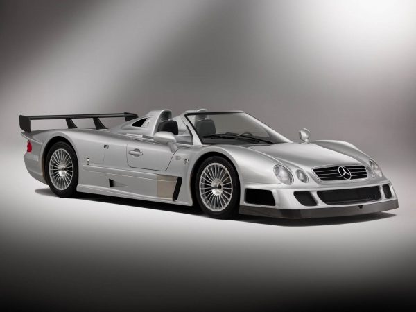 2002 Mercedes-Benz CLK GTR Roadster: a subasta un Mercedes como un Ferrari (o algo así).
