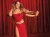 Miniatura de Mariah Carey celebra la Navidad con Victoria’s Secret.