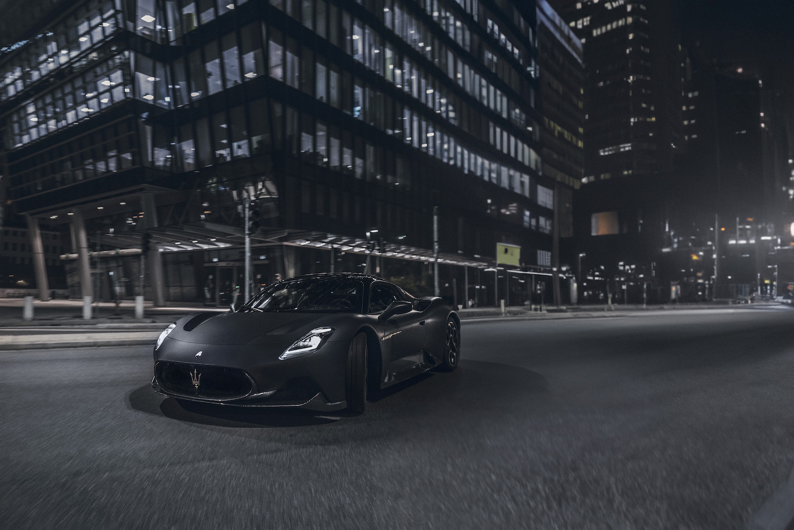 imagen 1 de MC20 Notte, la bestia nocturna de Maserati.