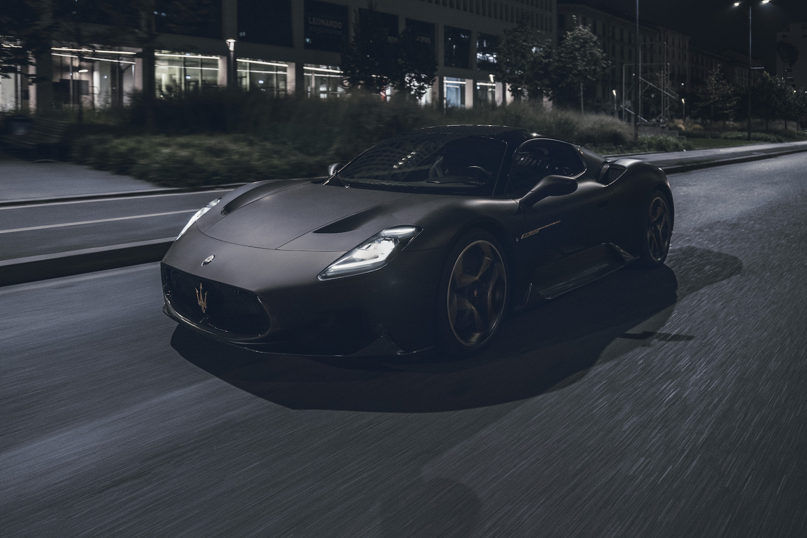 imagen 2 de MC20 Notte, la bestia nocturna de Maserati.