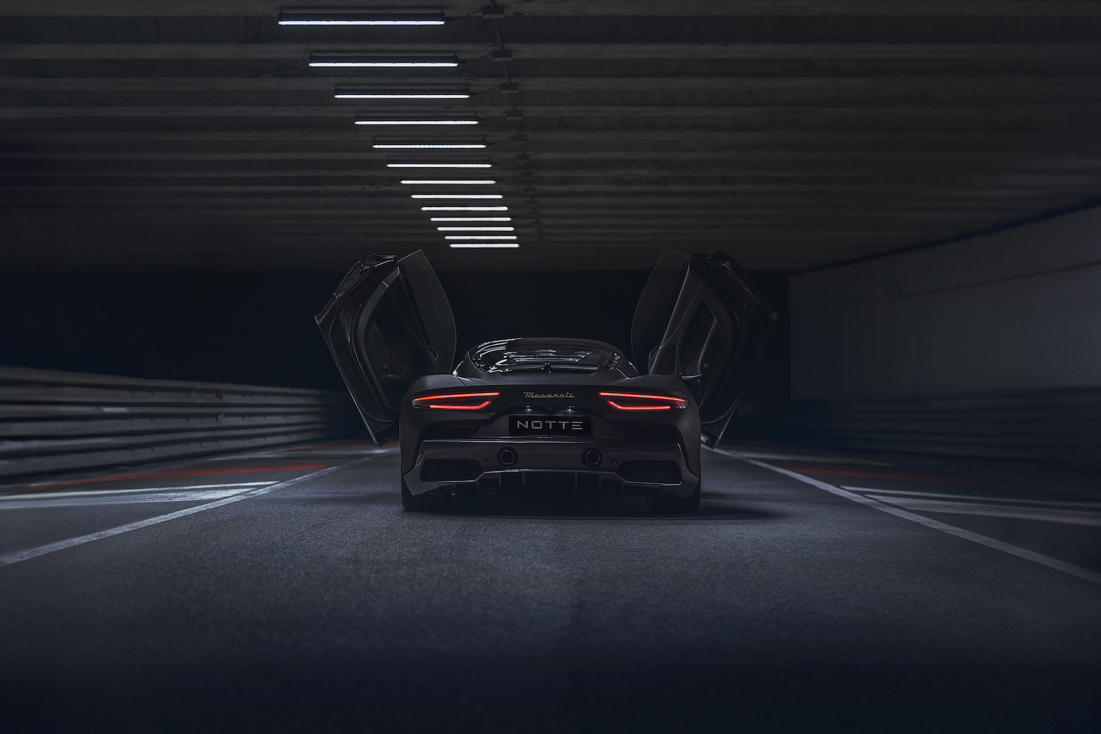 imagen 8 de MC20 Notte, la bestia nocturna de Maserati.