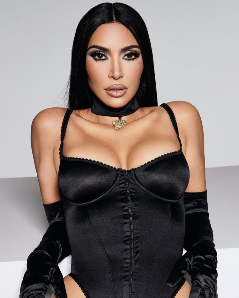 Kim Kardashian Pornograph Video 3gp - SKIMS: la sofisticada Navidad en satÃ©n de Kim Kardashian.LOFF.IT