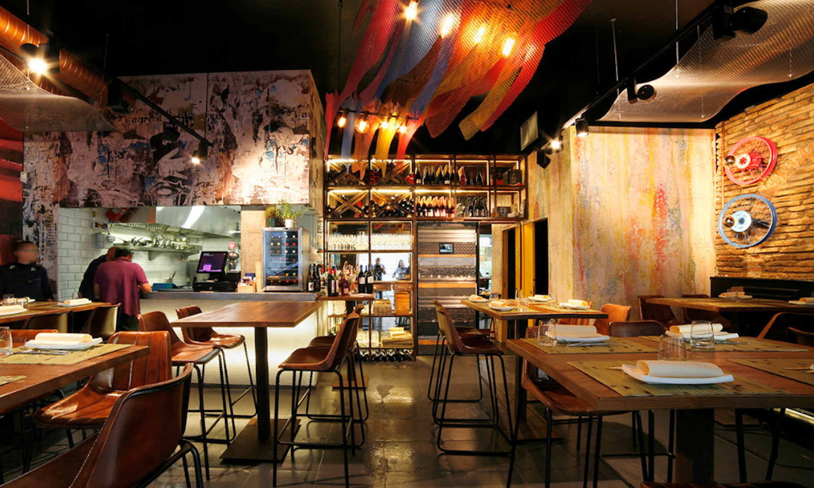imagen 13 de La Antxoeta, un restaurante la mar de artístico.