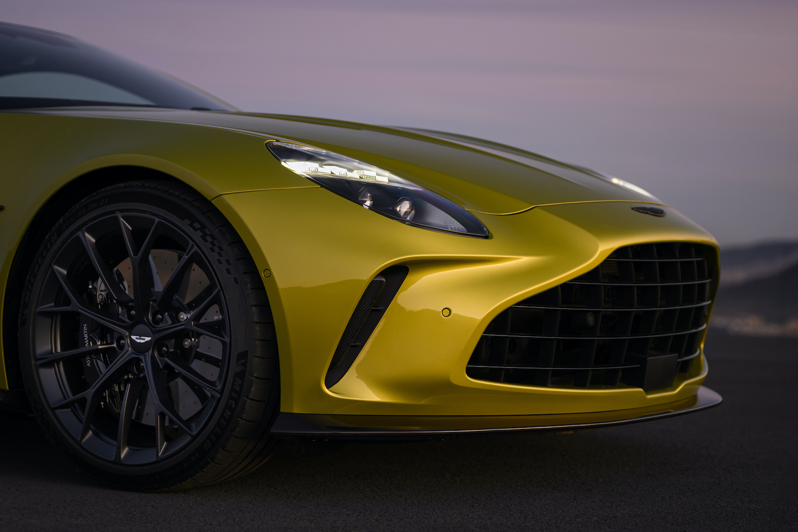 imagen 18 de Así es el nuevo Vantage de Aston Martin.
