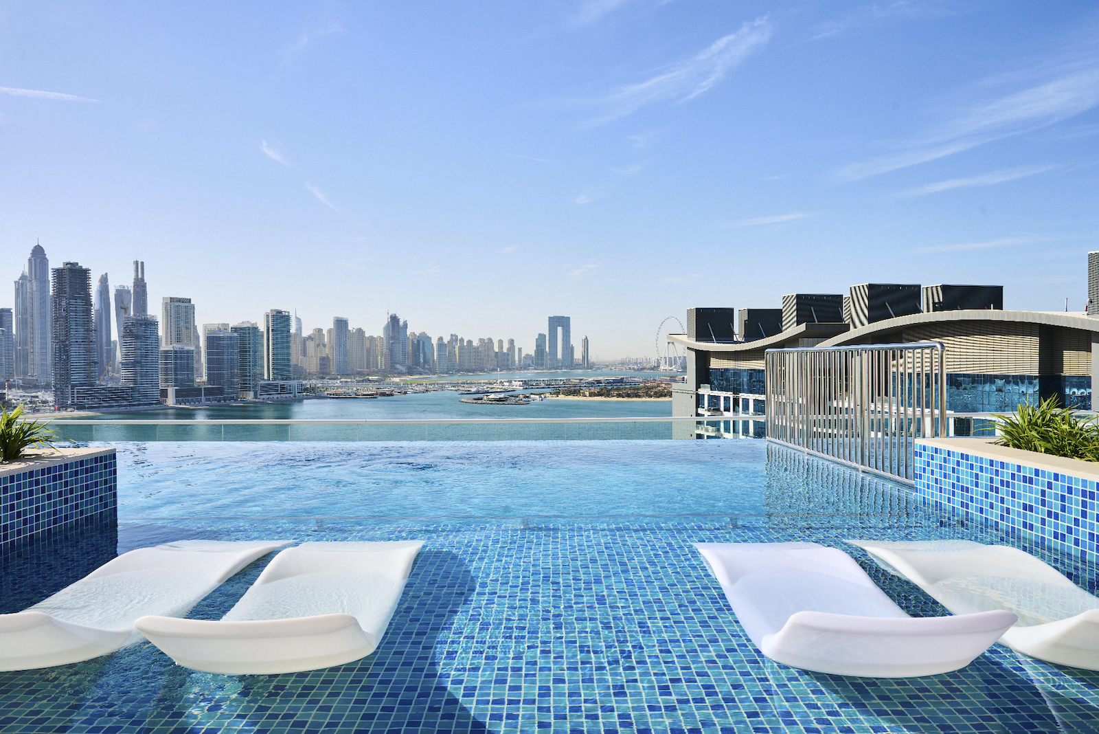 imagen 9 de NH Collection Dubai The Palm, un hotel de lujo para un viaje de escándalo…