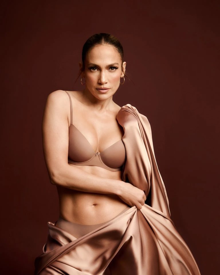 imagen 2 de Jennifer López, nude e Intimissimi.
