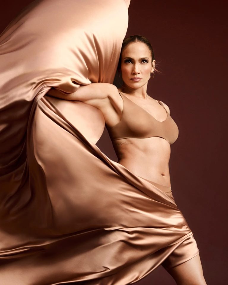 imagen 3 de Jennifer López, nude e Intimissimi.