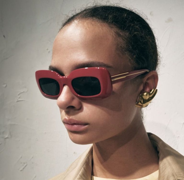 imagen 7 de Oliver Peoples x KHAITE, tus nuevas gafas de sol y verano.