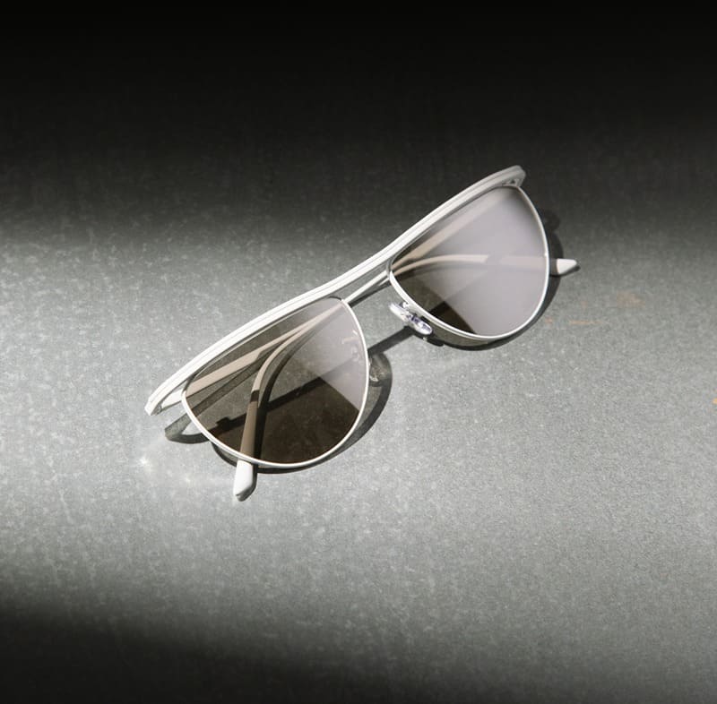 imagen 1 de Oliver Peoples x KHAITE, tus nuevas gafas de sol y verano.