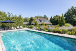 Drew Barrymore vende su elegante casa en Los Hamptons.