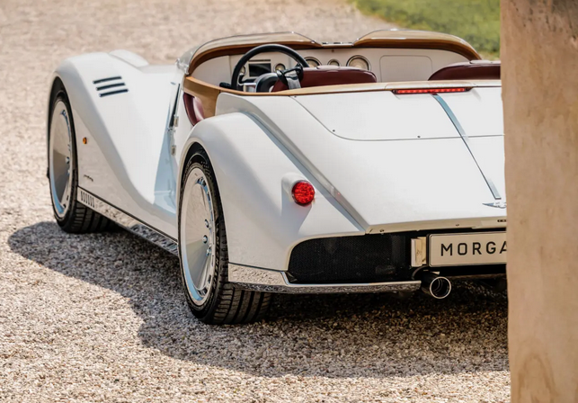 imagen 8 de Midsummer: un Morgan Roadster de verano y escándalo, pura belleza.