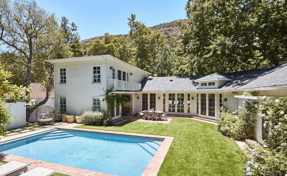 imagen 1 de La modelo Jasmine Tookes vende su elegante casa en Los Ángeles por algo más de 4 millones de dólares.