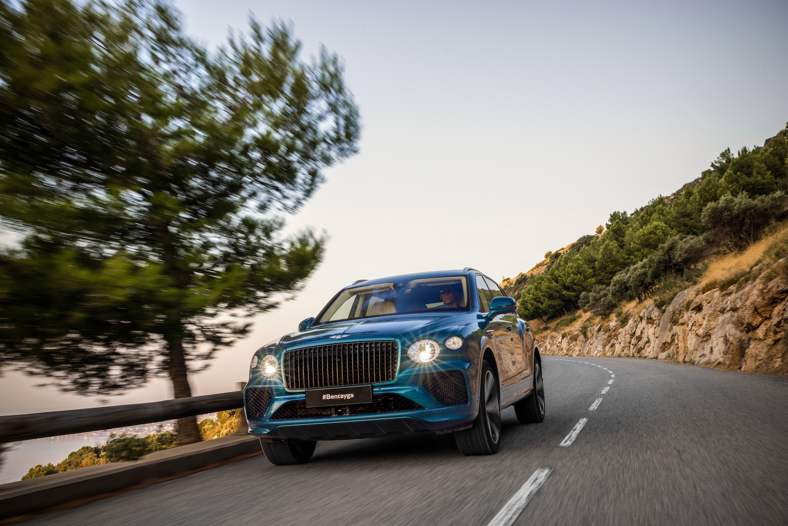 imagen 4 de Bentayga EWB Azure Riviera Collection, la inspiración náutica de Bentley.