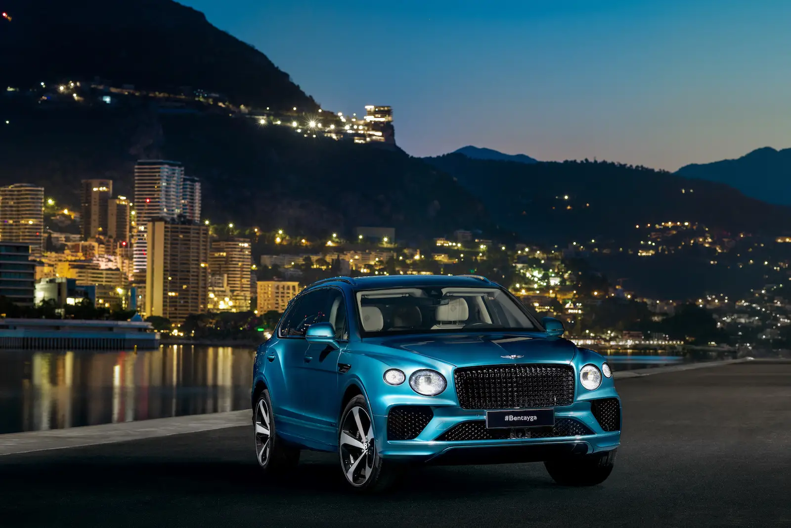 imagen 7 de Bentayga EWB Azure Riviera Collection, la inspiración náutica de Bentley.