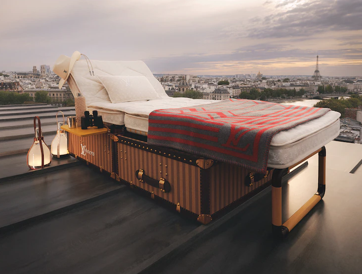 imagen 1 de Louis Vuitton renueva sus baúles cama.