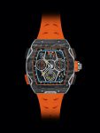 El McLaren W1 viene con un reloj Richard Mille a juego.