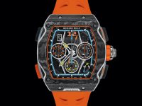 El McLaren W1 viene con un reloj Richard Mille a juego.