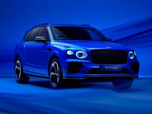 Imagen de Supriya Lele pinta un Bespoke Bentayga S en Nïla Blue.