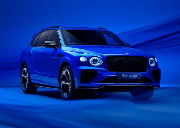 Supriya Lele pinta un Bespoke Bentayga S en Nïla Blue.