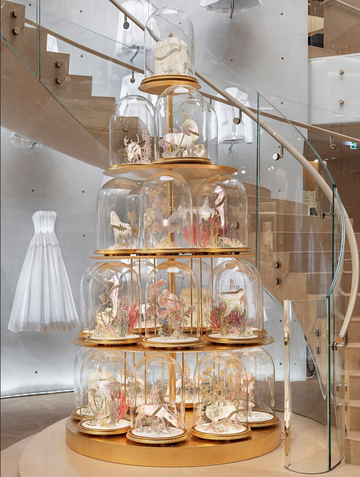 imagen 6 de Navidad Dior en el 30 Montaigne, París.