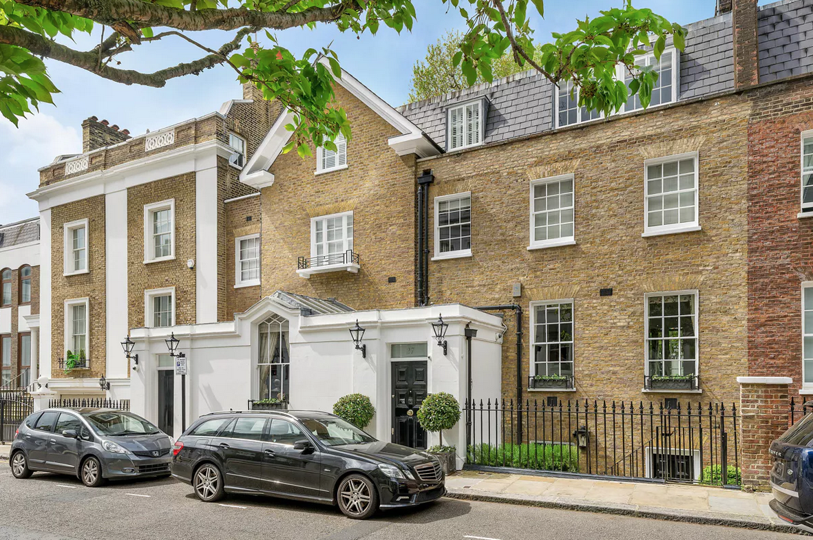 imagen 1 de Sale a la venta la casa en la que vivió Winston Churchill en Londres.