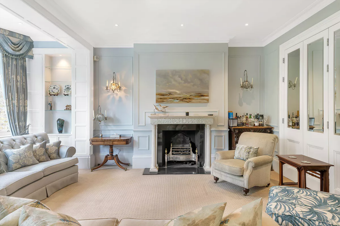 imagen 8 de Sale a la venta la casa en la que vivió Winston Churchill en Londres.