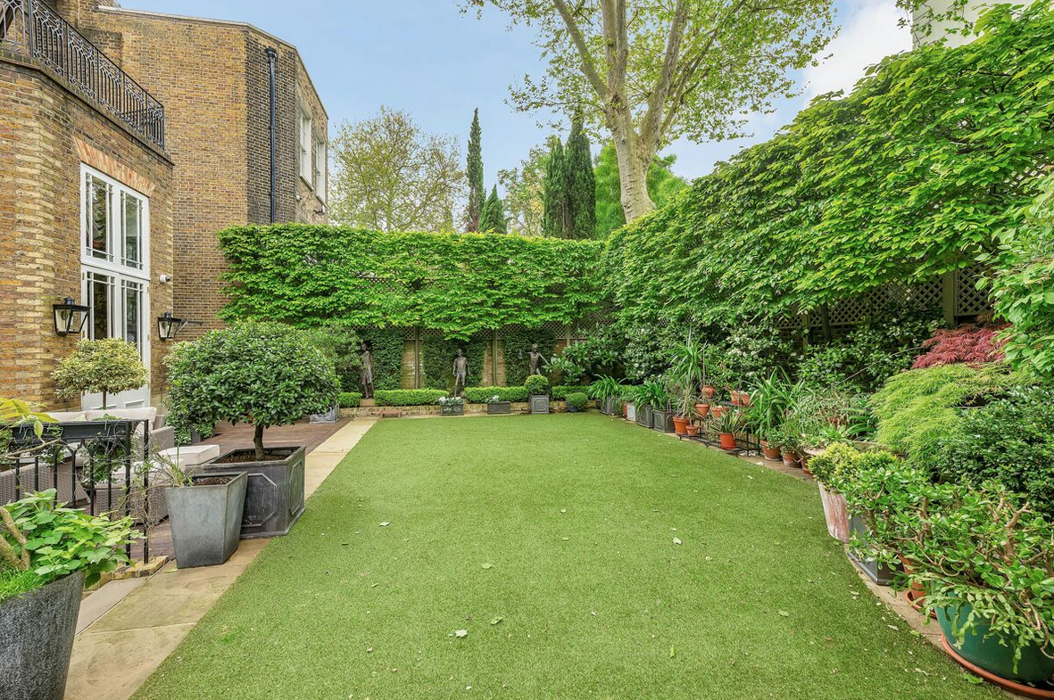 imagen 3 de Sale a la venta la casa en la que vivió Winston Churchill en Londres.