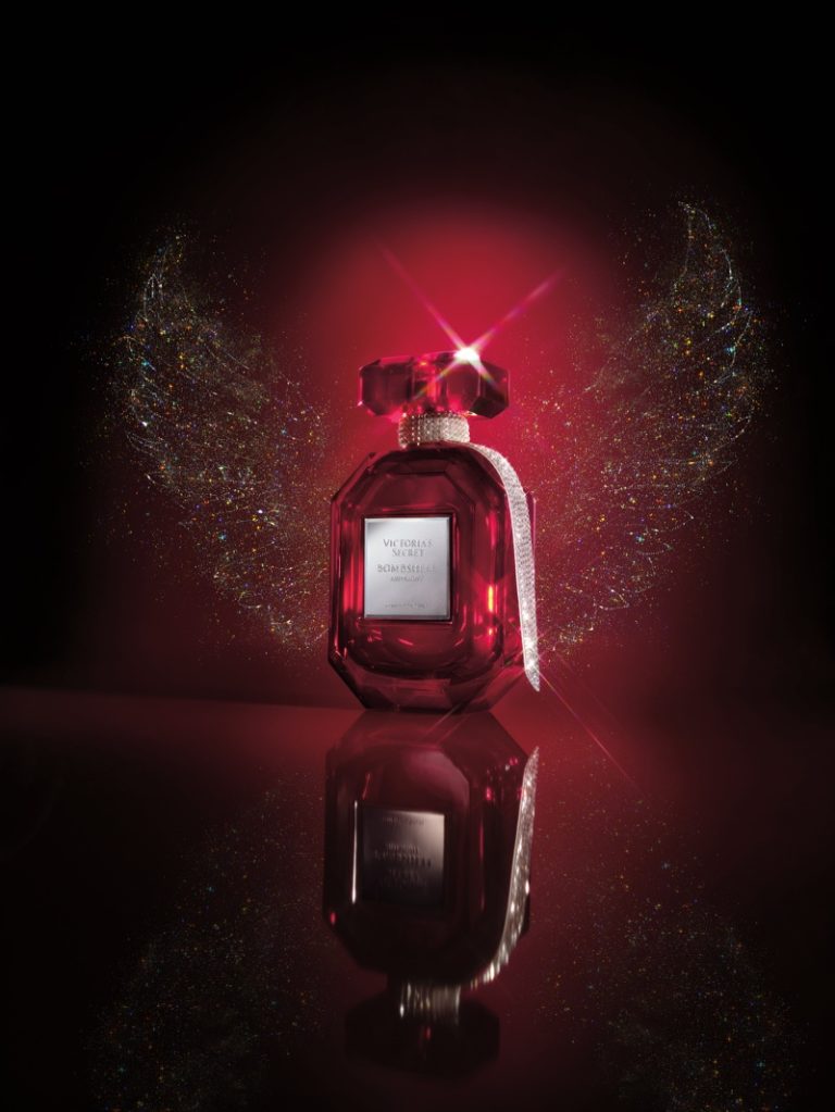 imagen 2 de Victoria’s Secret’s Bombshell Midnight eau de parfum.