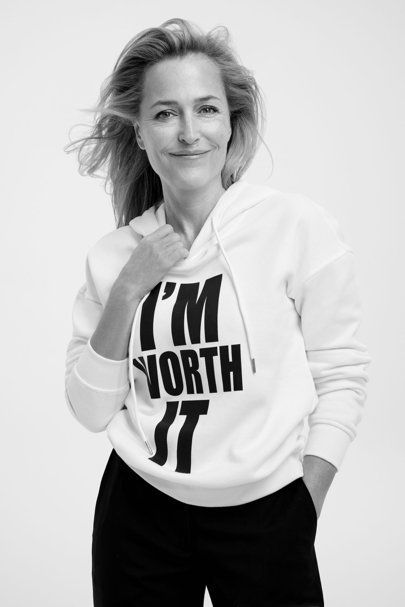 imagen 4 de Gillian Anderson, la inolvidable agente Scully, es la nueva portavoz mundial de L’Oreal.