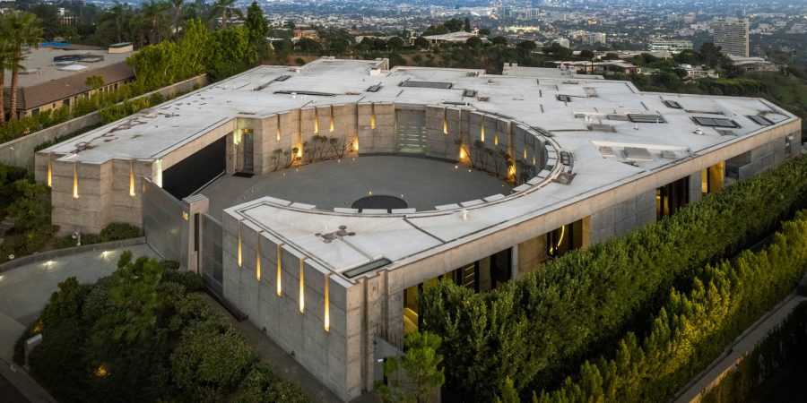 El brutalista también es una casa en Beverly Hills.