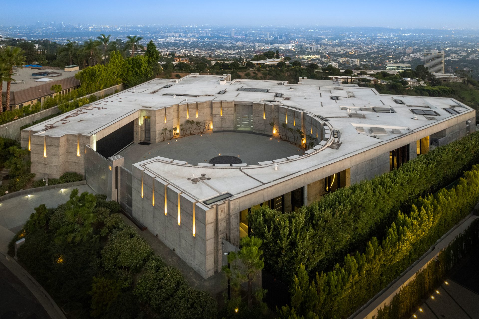 imagen 1 de El brutalista también es una casa en Beverly Hills.