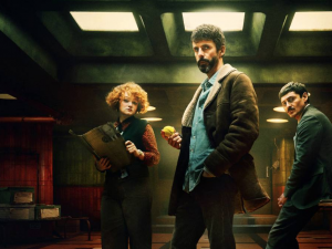 Dept. Q o como Declan (Leap Year) se pasa del rosa al negro.