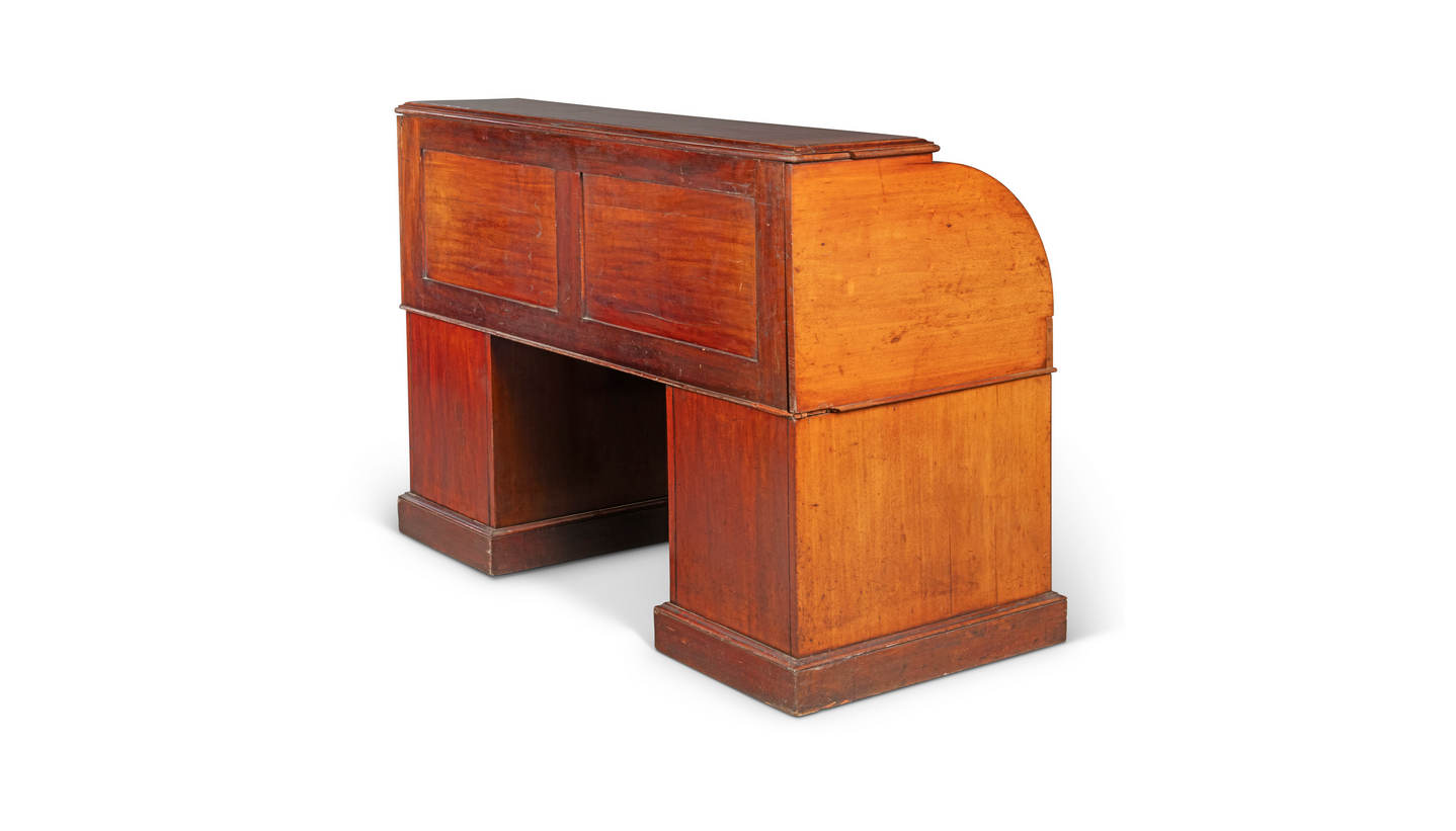 imagen 4 de Christie’s subasta el escritorio de Tolkien.