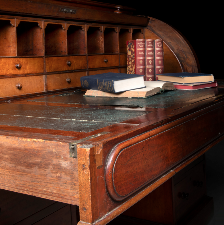 imagen 5 de Christie’s subasta el escritorio de Tolkien.
